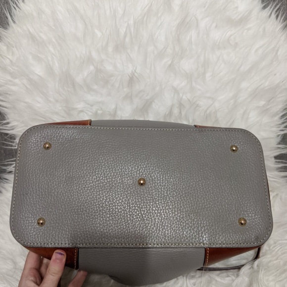 Host Pick ❤️ Dooney & Bourke Barlow bag - Picture 12 of 12